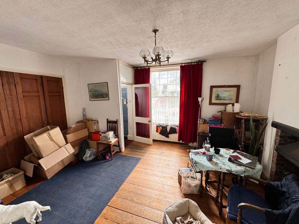 Property photo 2 of 14