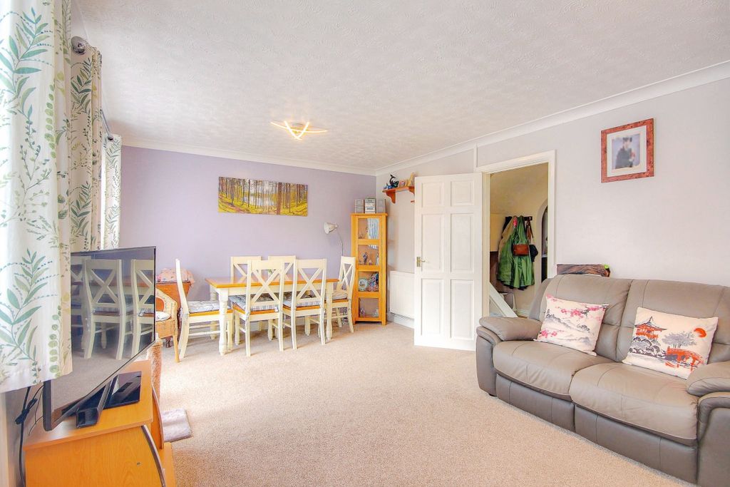 Property photo 2 of 13