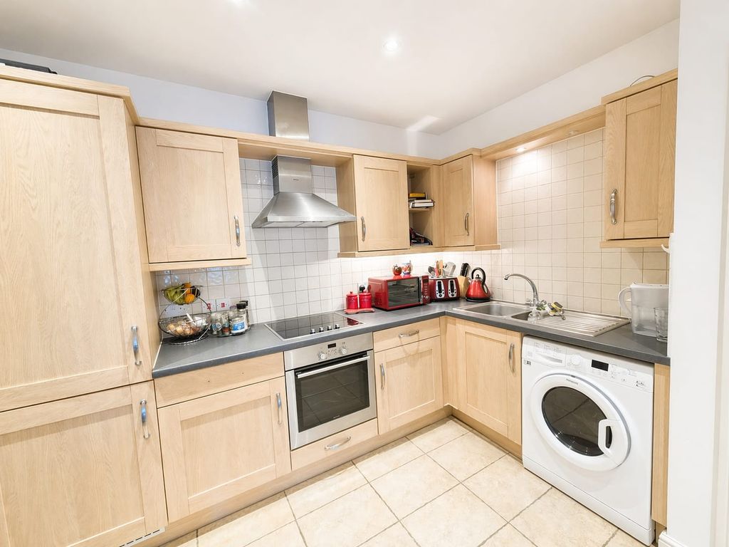 Property photo 3 of 8 Bedroom