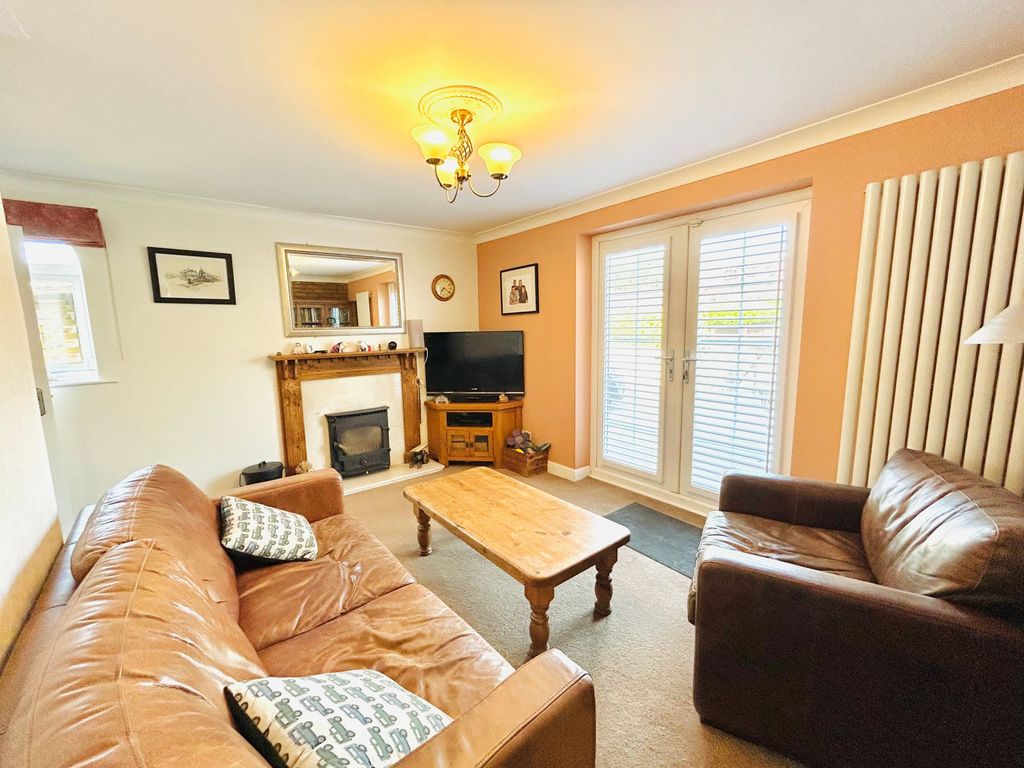 Property photo 2 of 34