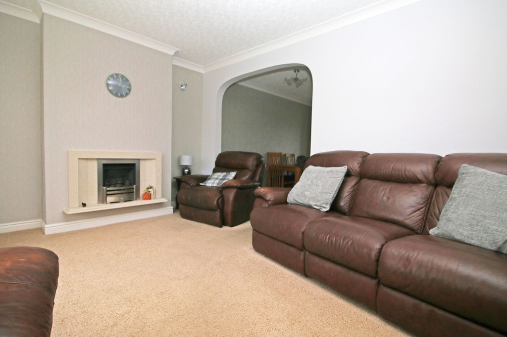 Property photo 2 of 24