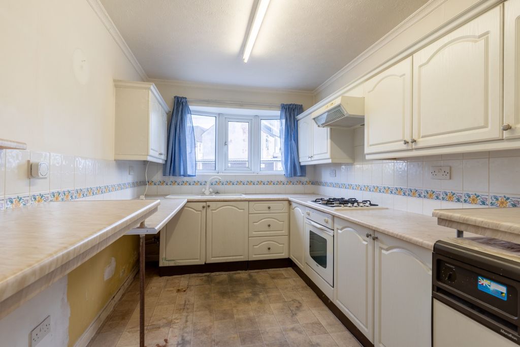 Property photo 3 of 17 4449944