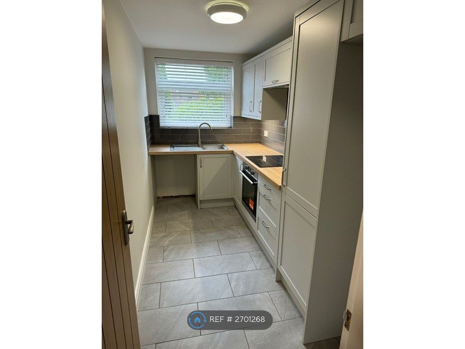 Property photo 1 of 8 Kitchen