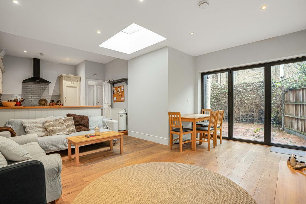 Property photo 2 of 25 Photo 1