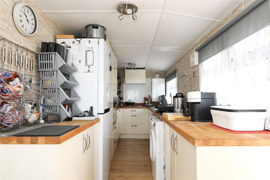 Property photo 3 of 12 Picture No. 24