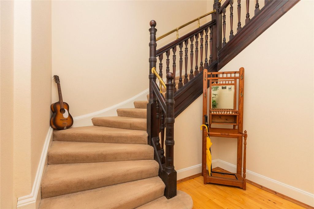 Additional image 4 of 4 bed flat for saleCleveden Road, Glasgow G12