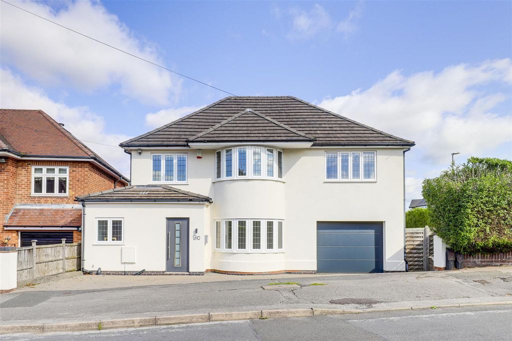 Property photo 1 of 33