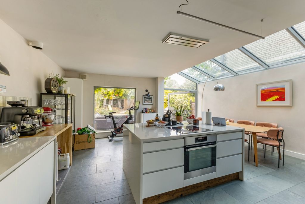 Property photo 2 of 20 112504_156-Choume...