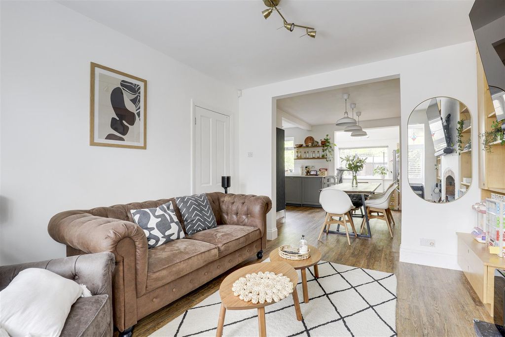 Property photo 3 of 26 8713.Jpg