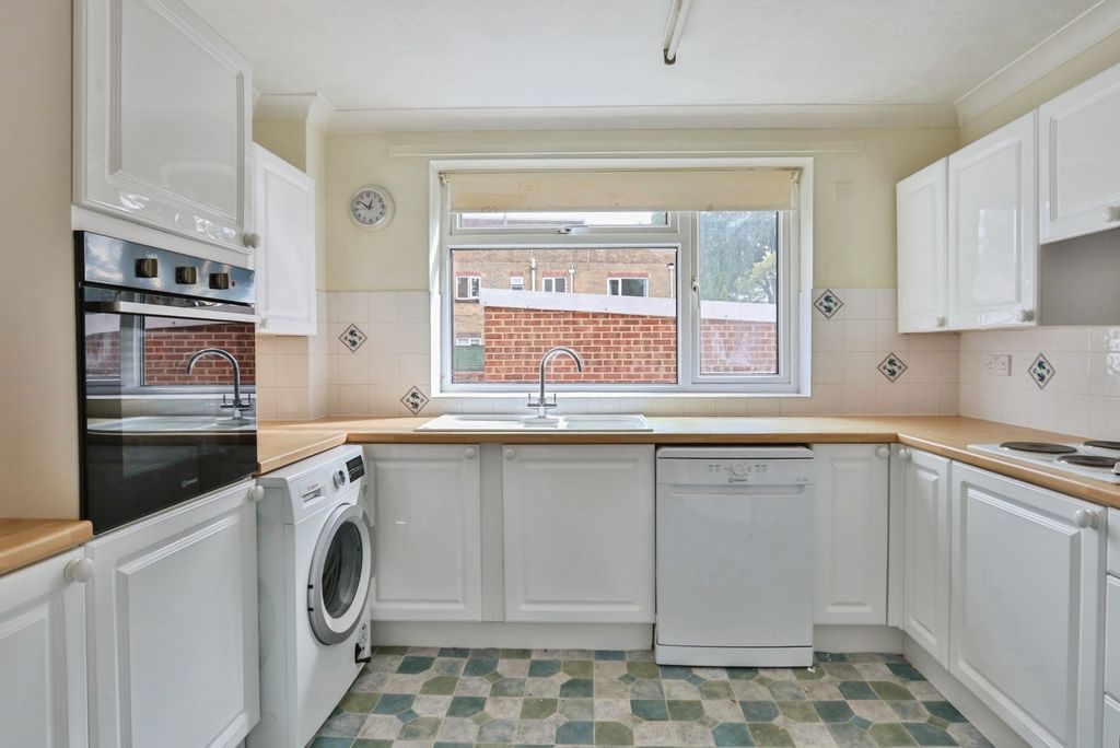 Property photo 3 of 17 Photo