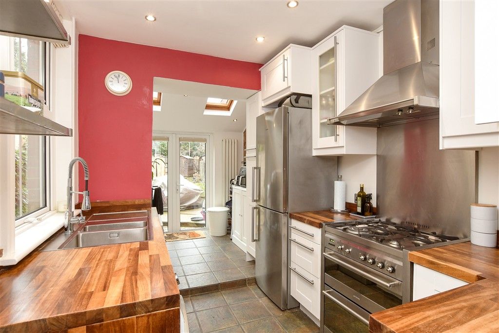 Property photo 3 of 15 Kitchen