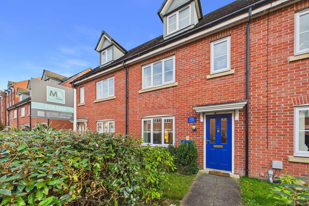 Property photo 1 of 17 Front External