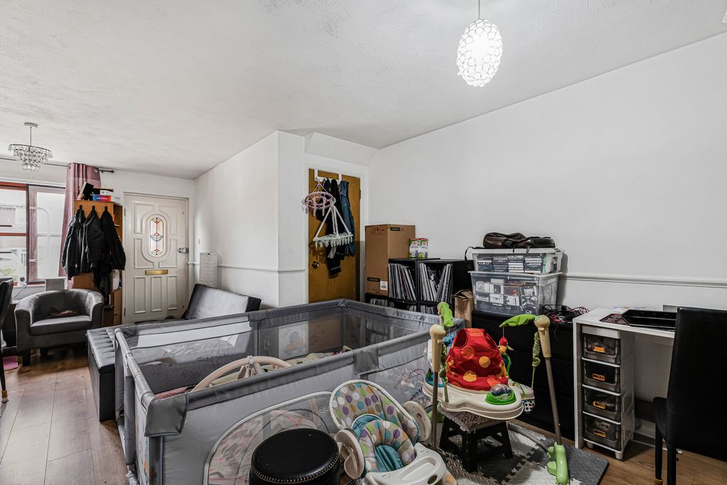 Property photo 2 of 10