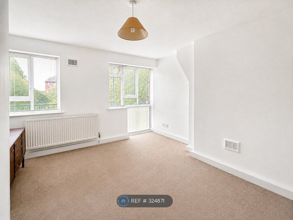 Property photo 1 of 6 Living Room