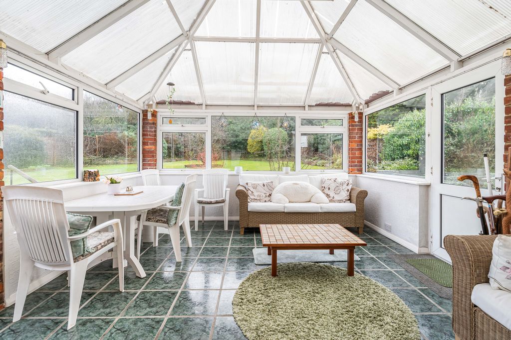 Property photo 3 of 29 Conservatory