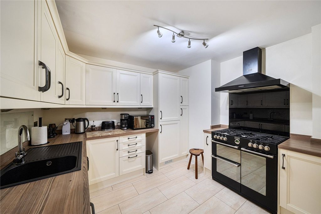 Property photo 3 of 23 Picture No. 13