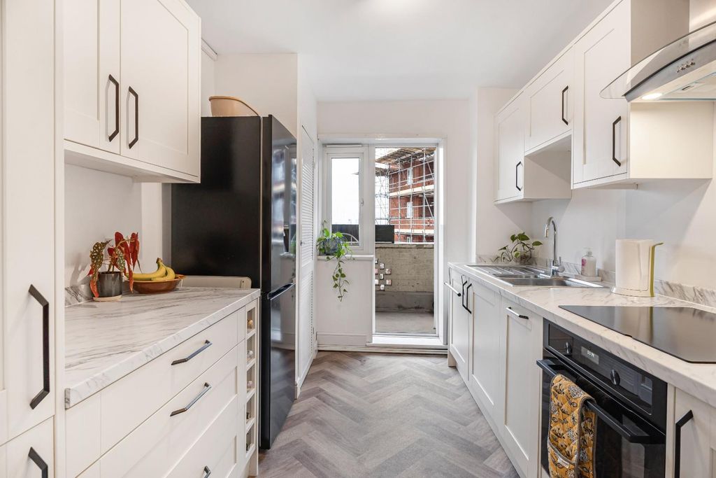 Property photo 2 of 39 20_70443.Jpg