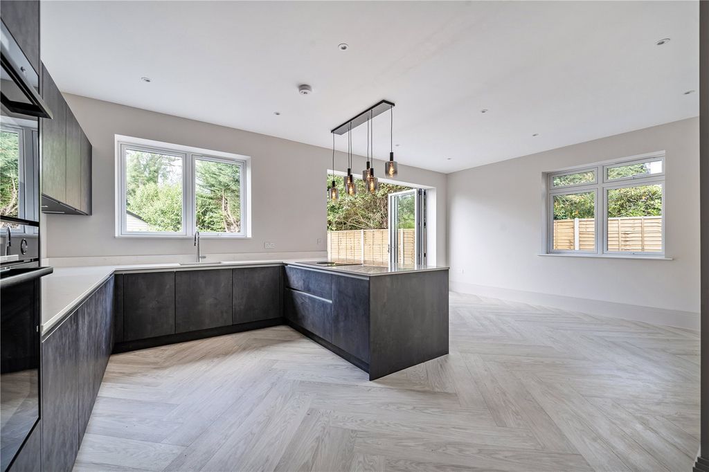 Property photo 2 of 21 Picture No. 65