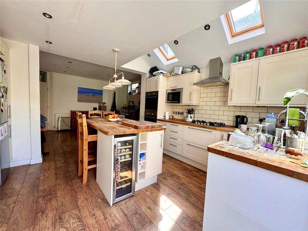 Property photo 2 of 15 Picture No. 40