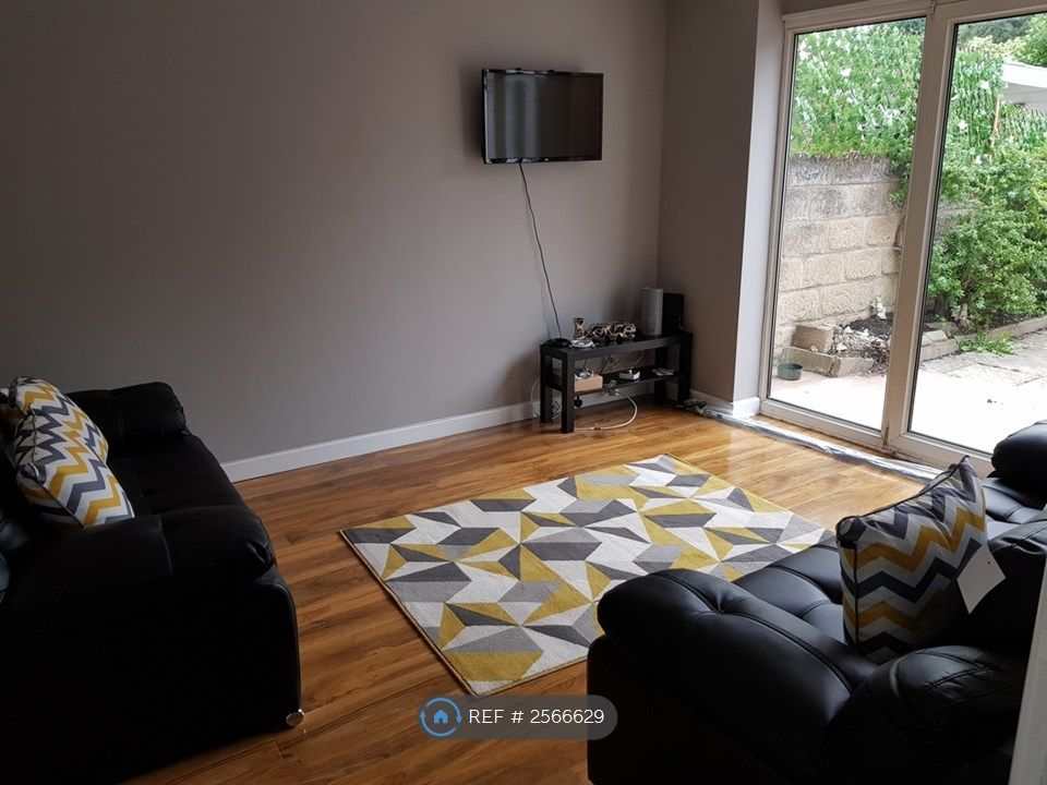Property photo 2 of 15 Lounge