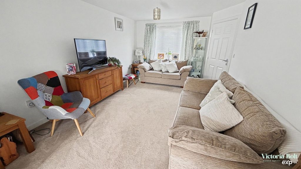 Property photo 3 of 21