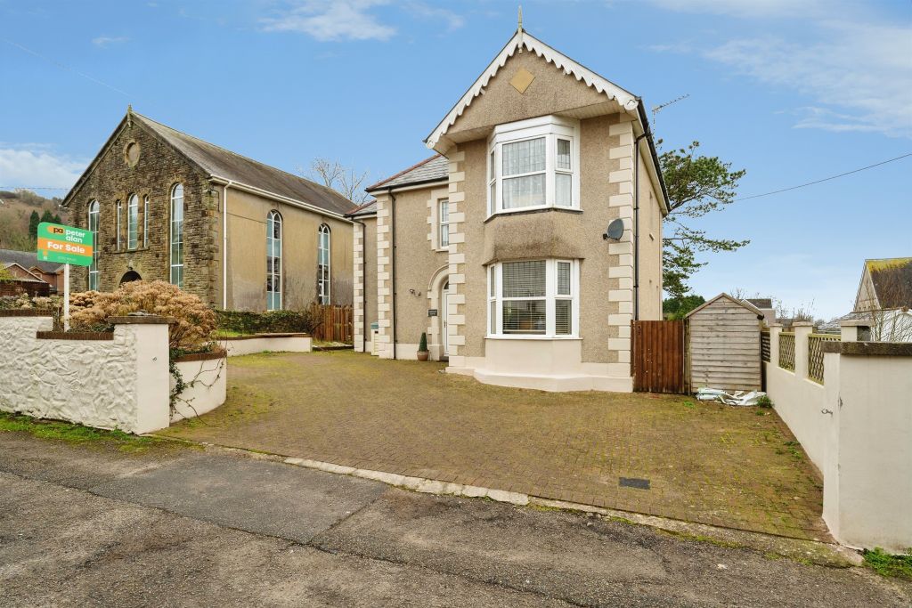 Property photo 2 of 19