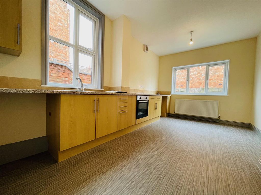 Property photo 3 of 6 Kitchen/Diner