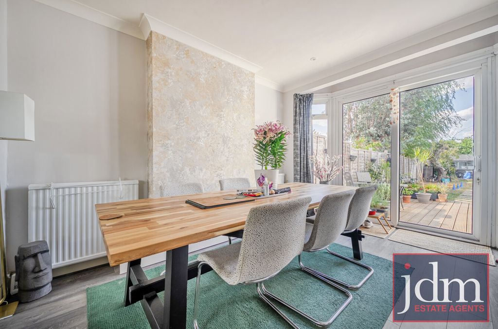 Property photo 2 of 10 d271Ef5c-71E9-451...