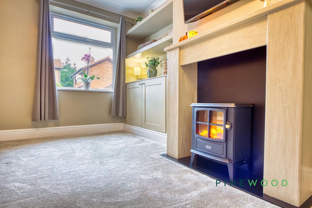 Property photo 2 of 31 Living Room