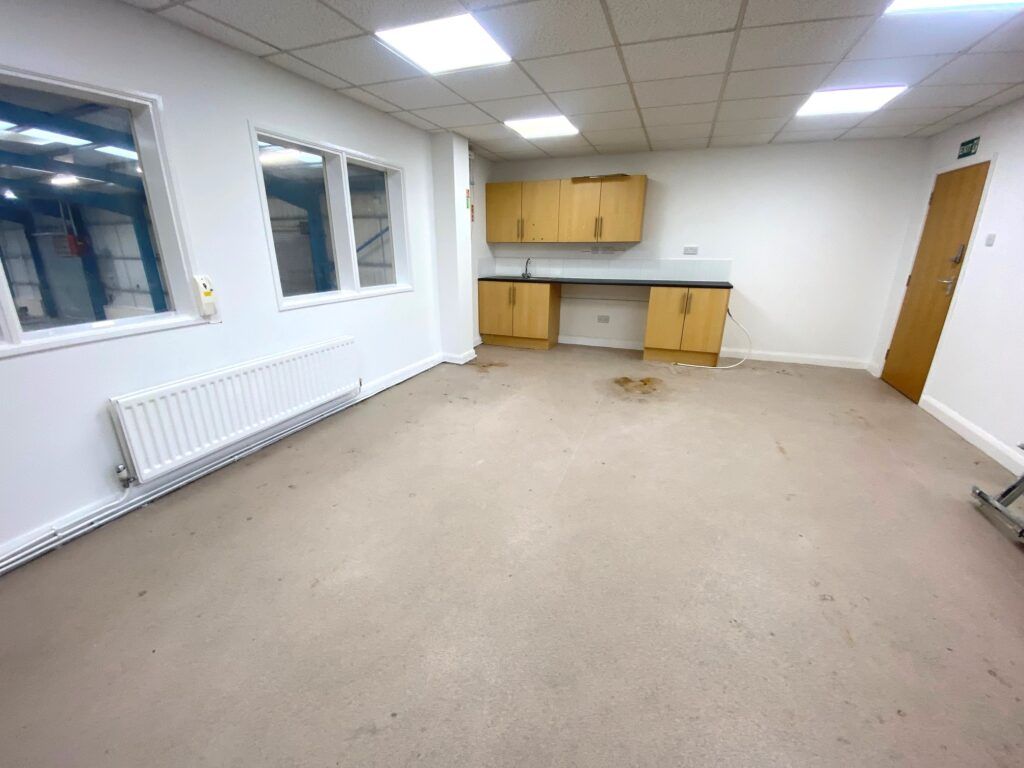 Property photo 3 of 9