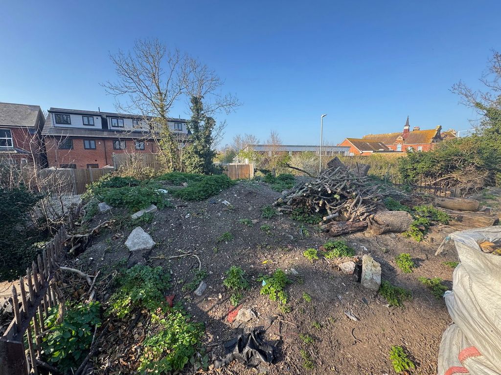 Property photo 2 of 7