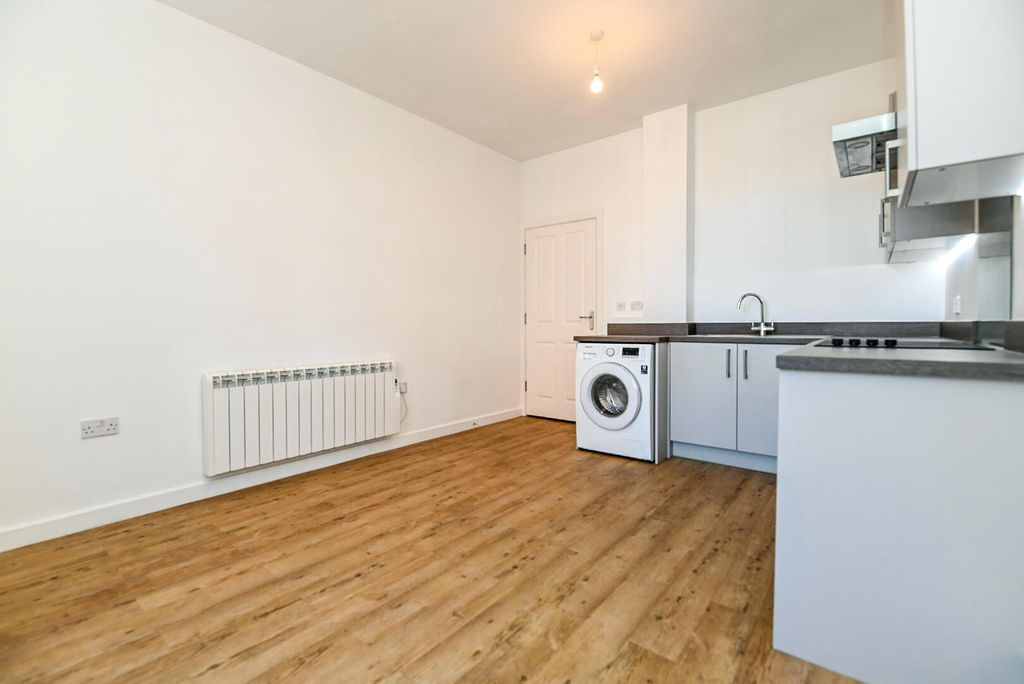 Property photo 2 of 14 Kitchen