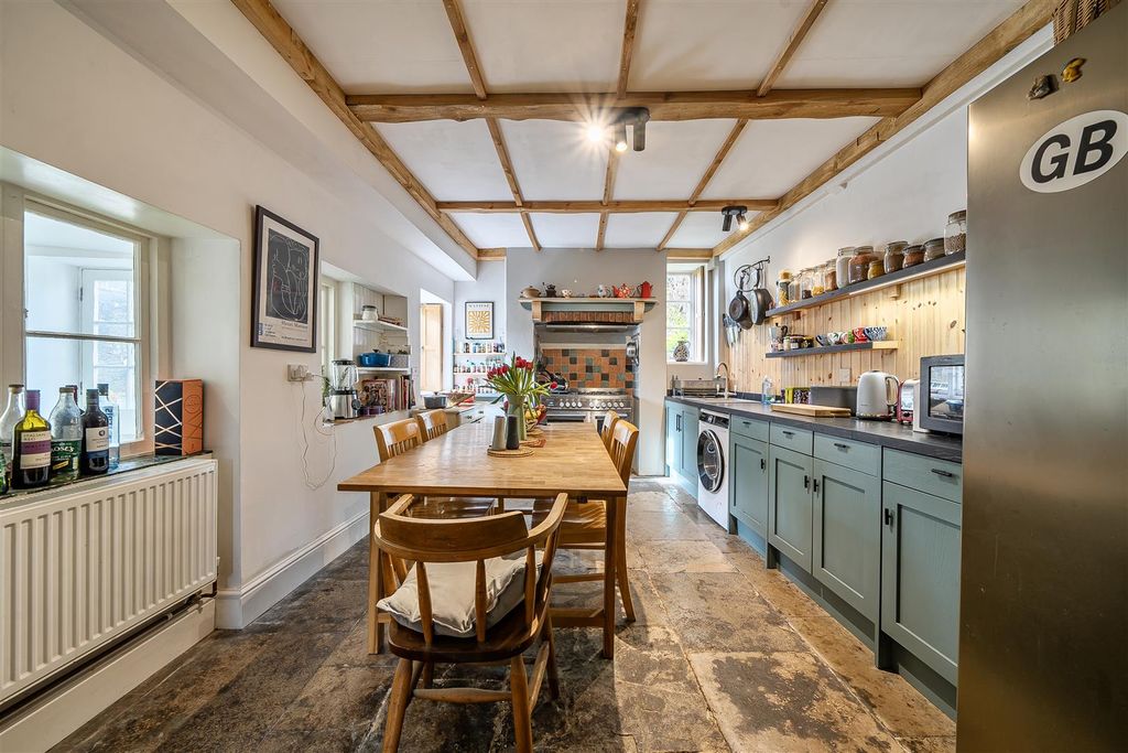 Property photo 2 of 22 1417168-18-69948Cea16426.Jpg