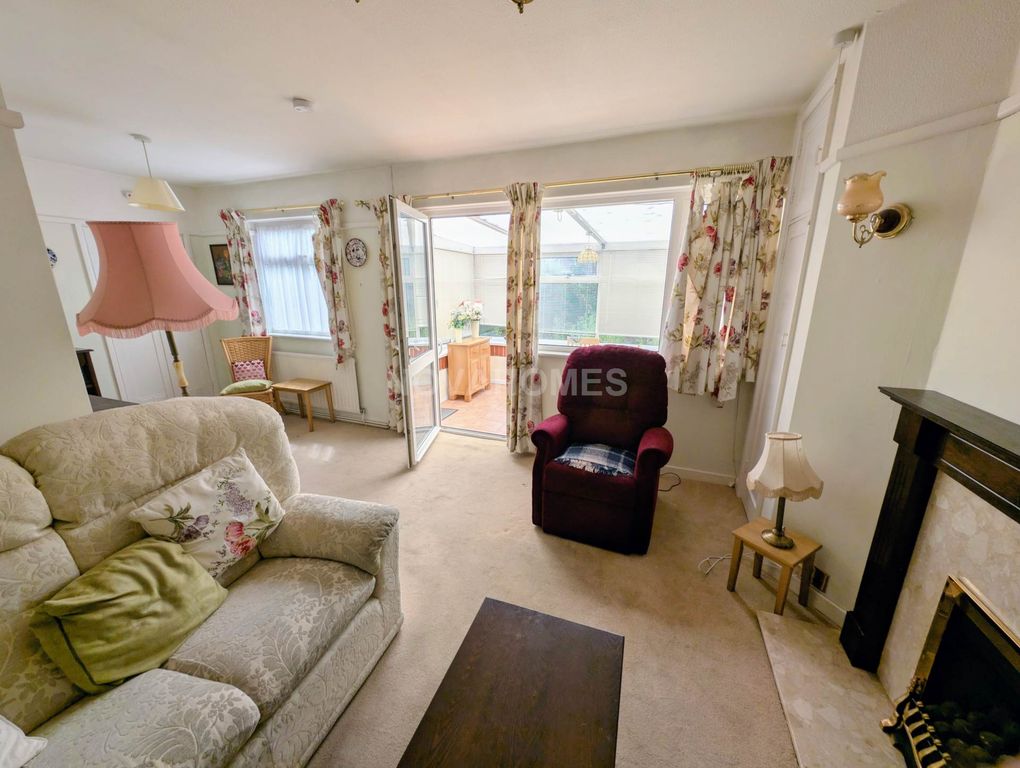 Property photo 3 of 12
