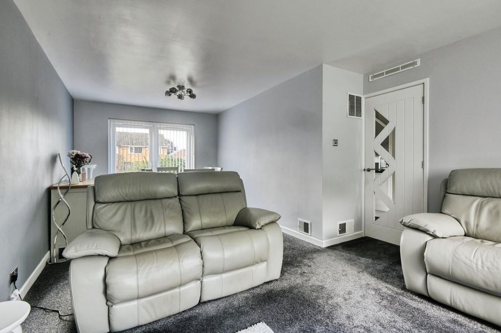 Property photo 3 of 22 1Per17.Jpg