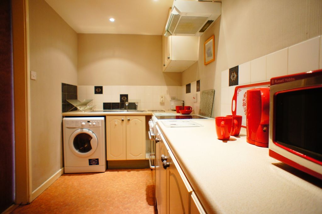 Property photo 3 of 9 4