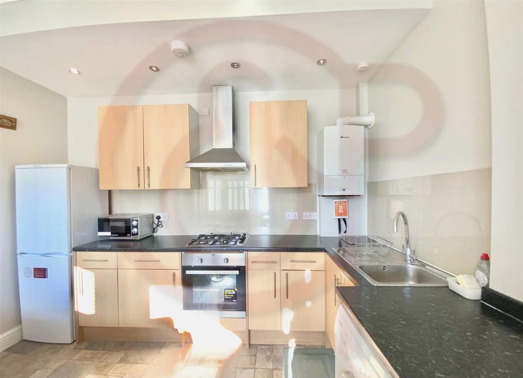 Property photo 3 of 6 Kitchen.Jpg