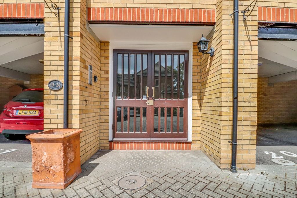 Property photo 3 of 13