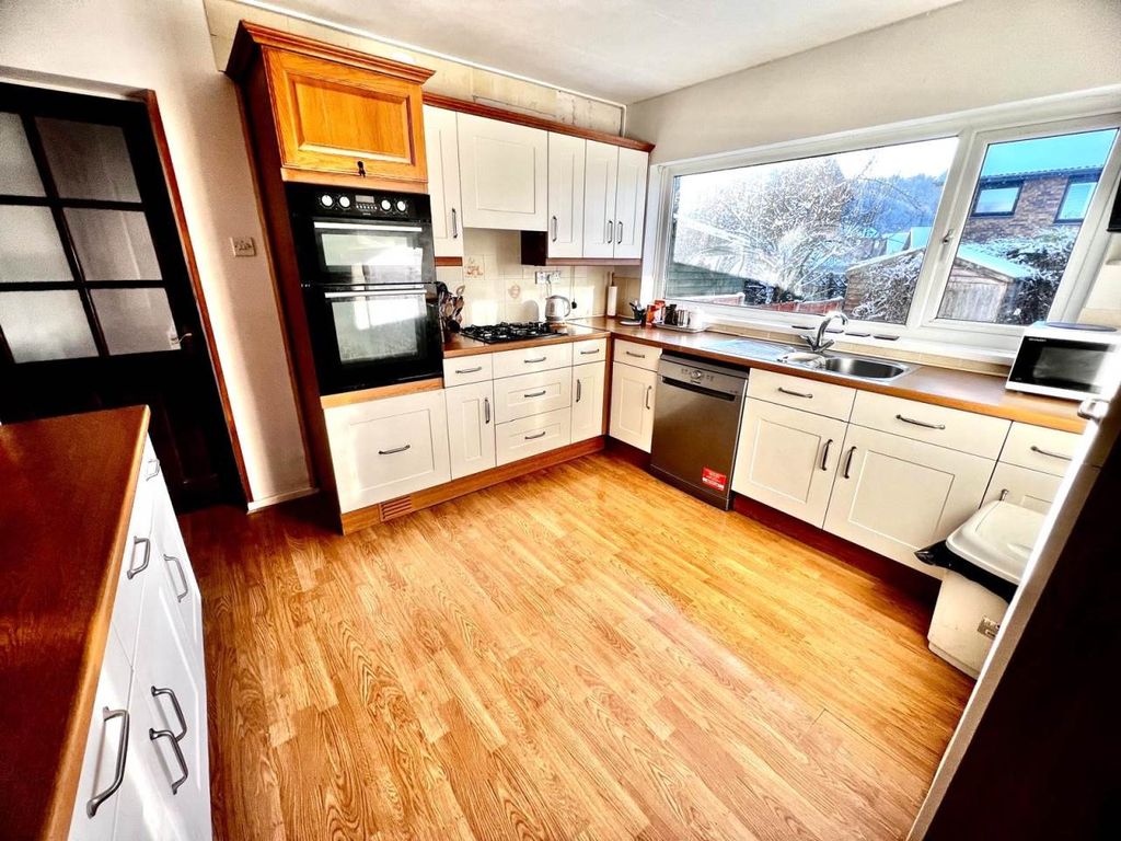 Property photo 2 of 17 Kitchen