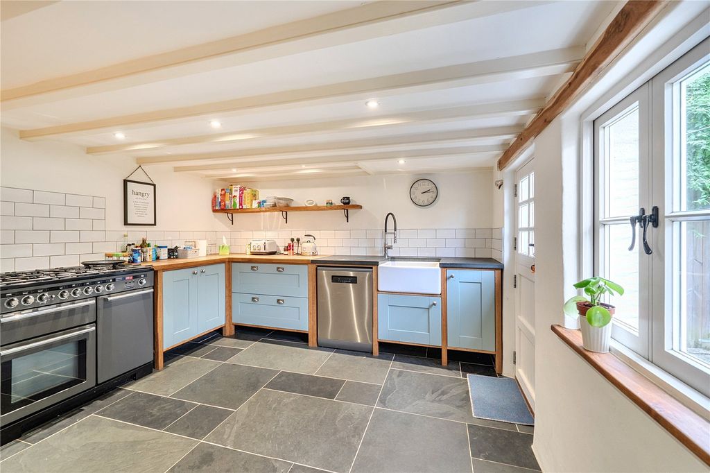 Property photo 3 of 15 Picture No. 12