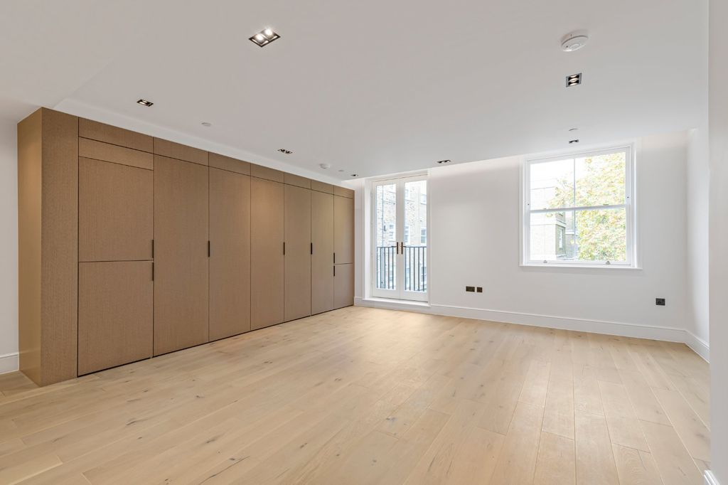 Property photo 3 of 11 Picture No. 13