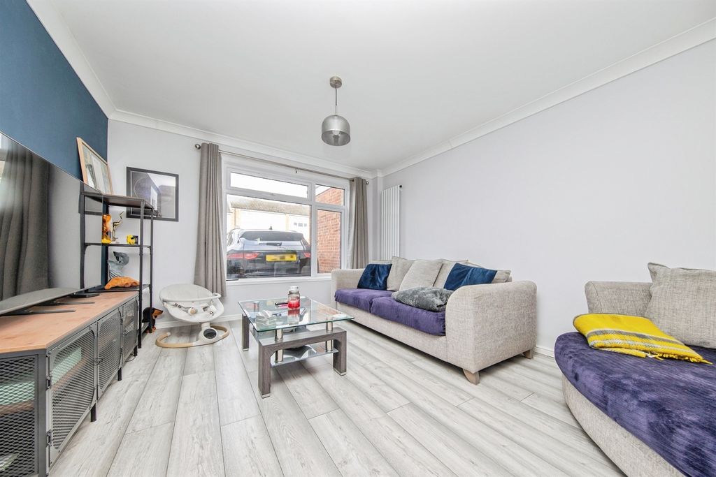 Property photo 2 of 16