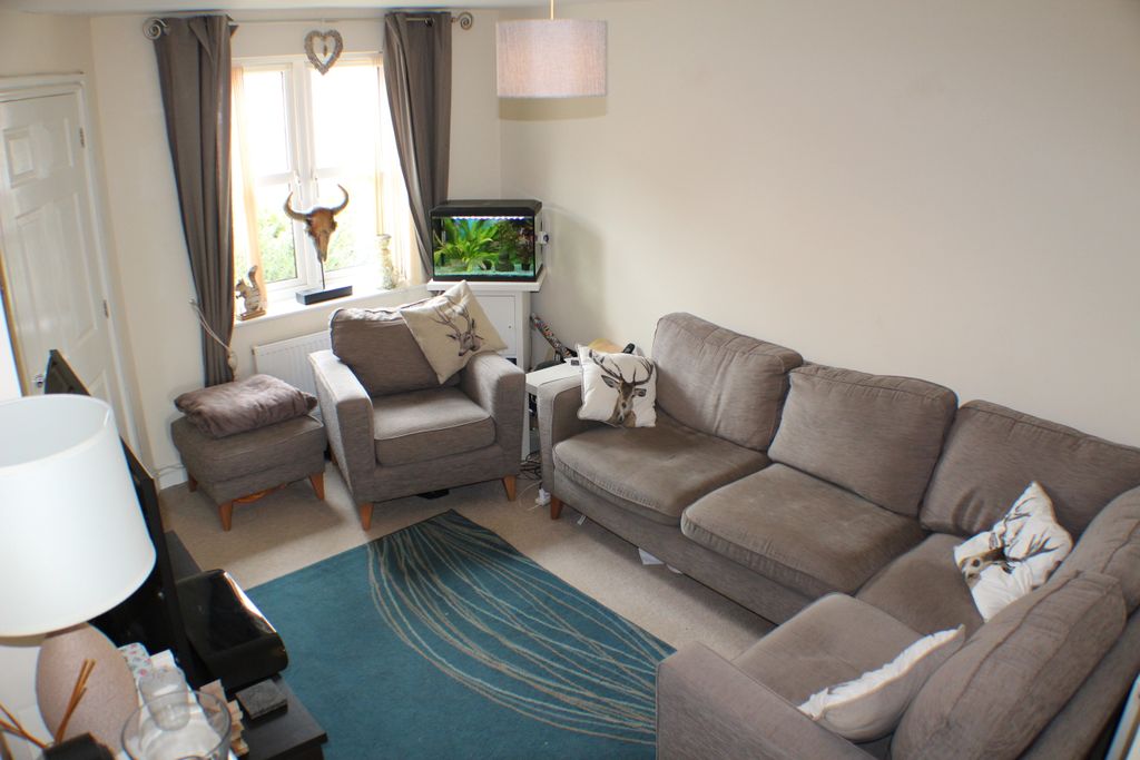Property photo 2 of 9 Lounge