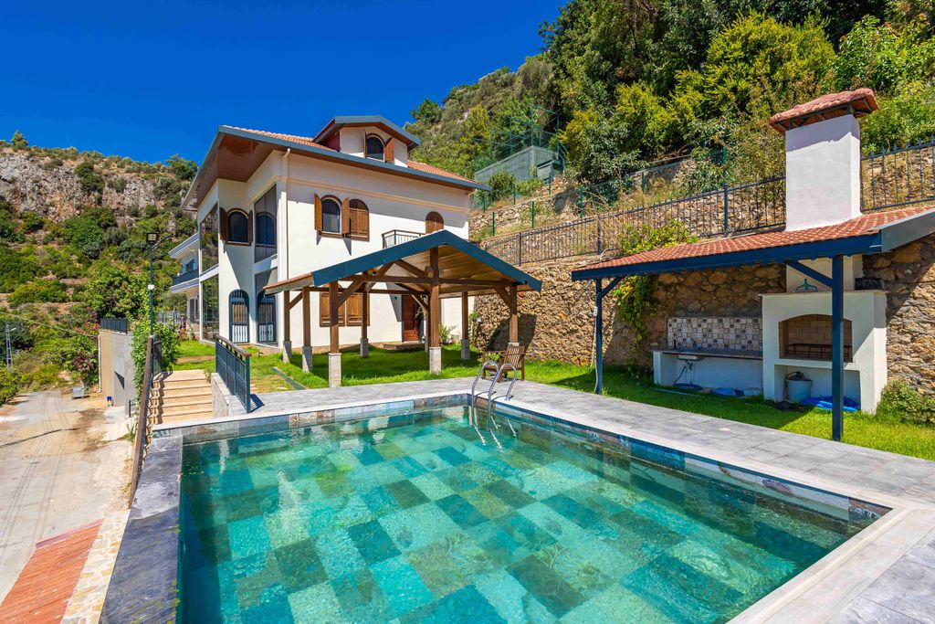 Property photo 1 of 24 Idyllic Nature View Alanya Villa For Sale - Main View Of The Luxury Property