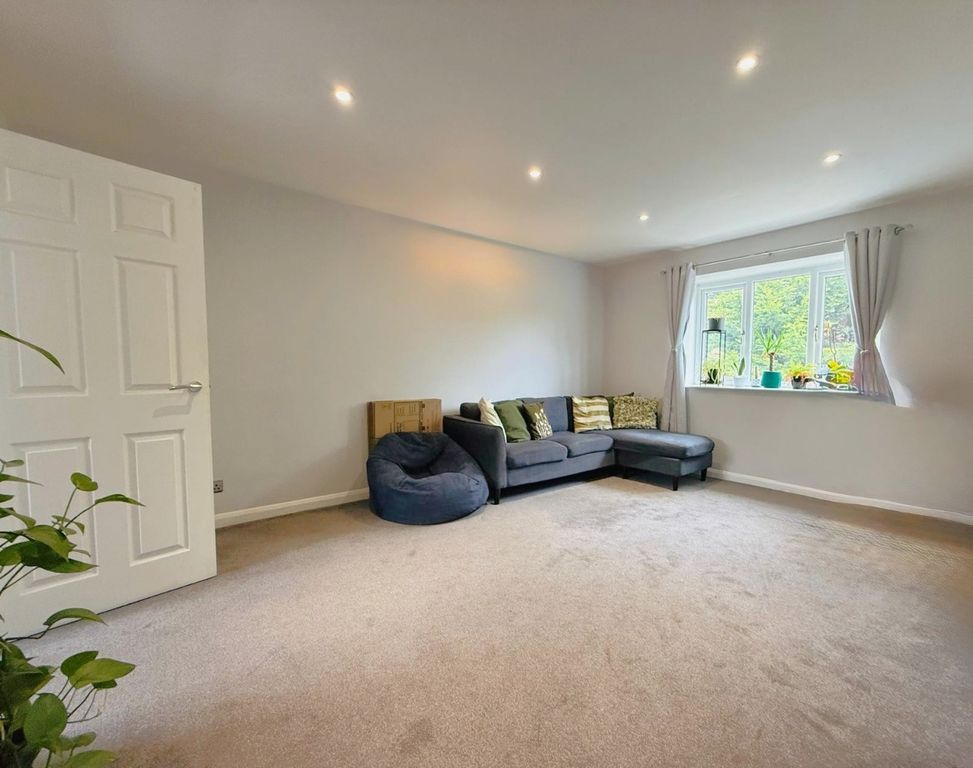 Property photo 2 of 7 4312644