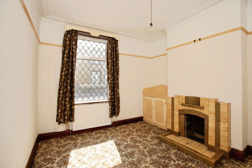 Property photo 2 of 16 Pbox-Img.Jpg