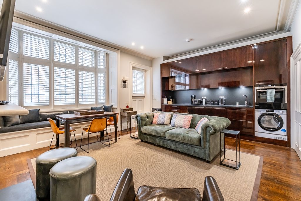 Property photo 2 of 17 Reception