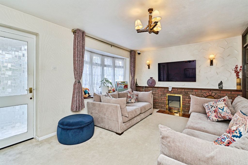 Property photo 3 of 17
