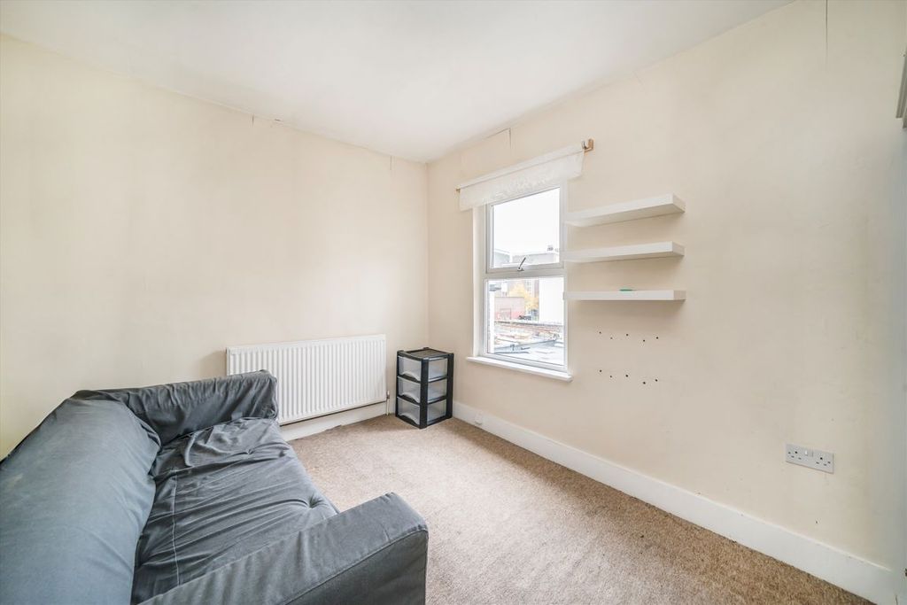 Property photo 3 of 7