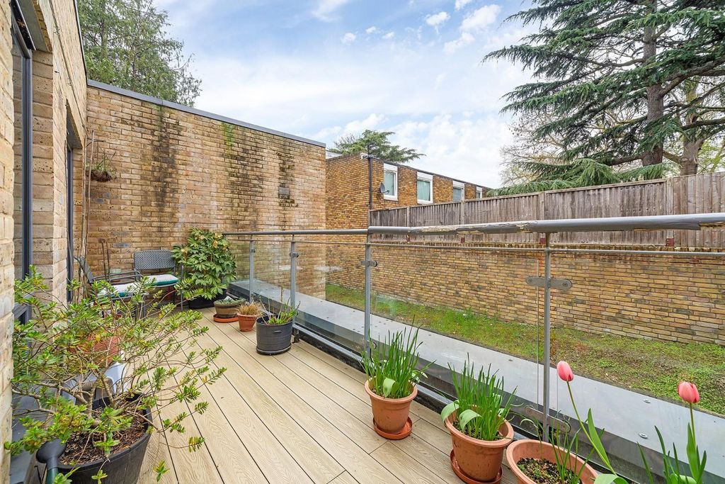 Property photo 2 of 20 Terrace.Jpg